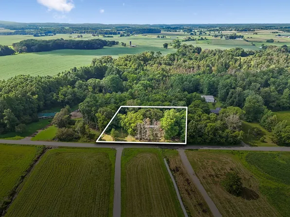 2740 Asbury Rd, Manchester, TN 37355
