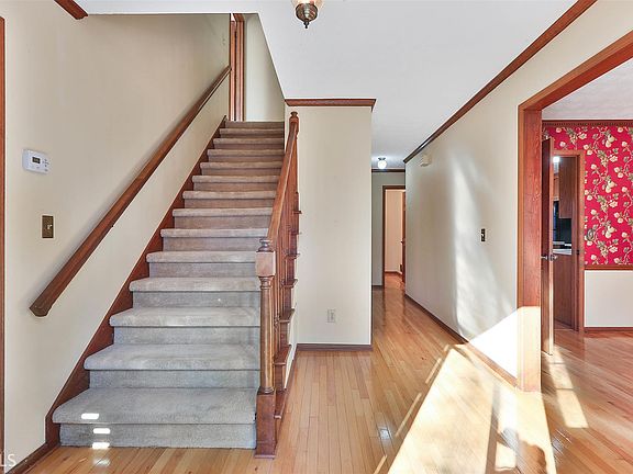4th image of 200 Ashland Way