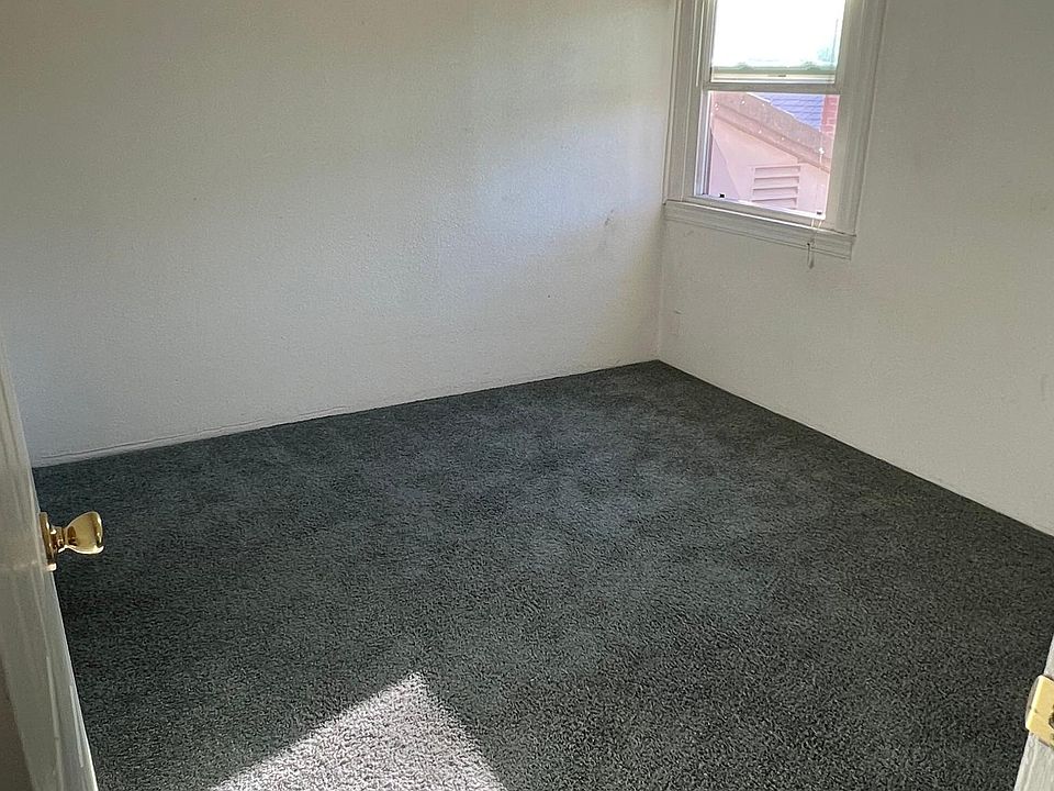 2nd image of 4721 Roosevelt Ave #B