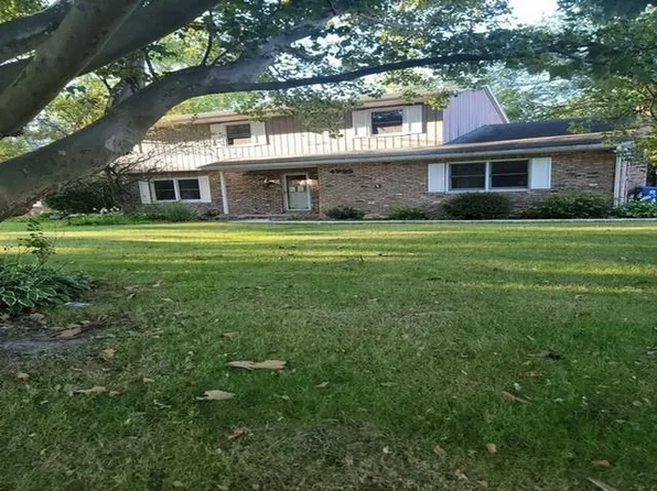 4725 Sudbury Dr, Saginaw, MI 48638