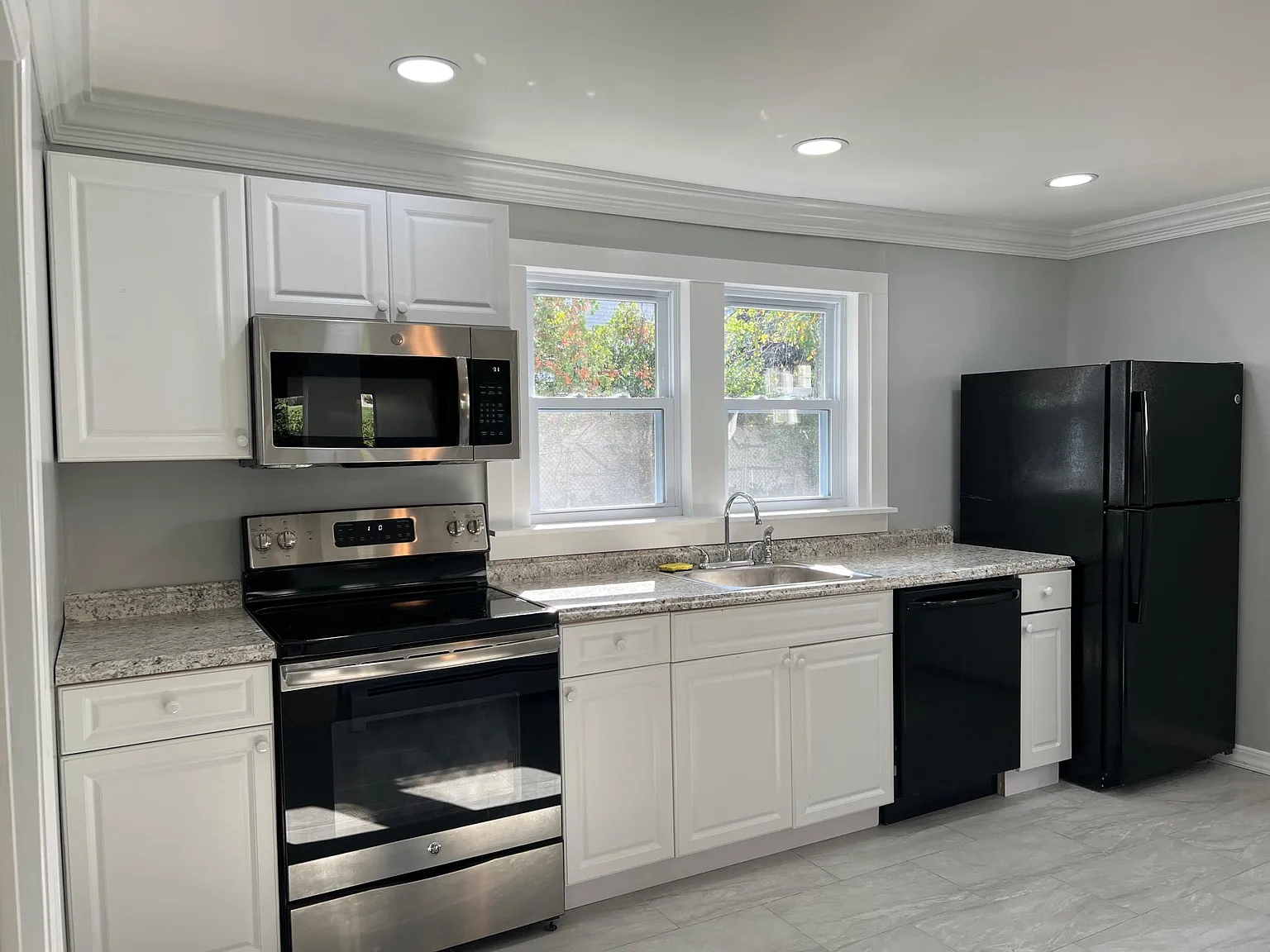 81 Heilman Ave — Photo 1