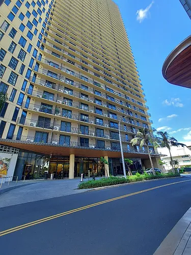 987 Queen St Photo 1