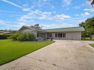 613 Royal Crest Dr, Brandon, FL 33511