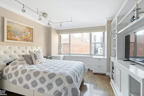 Rented by Brown Harris Stevens | media 27