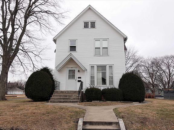 2nd image of 837 Bateman St