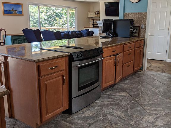 4th image of 4502 E Bay Dr NW