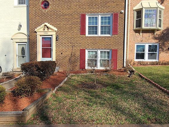 3rd image of 13804 Newport Ln