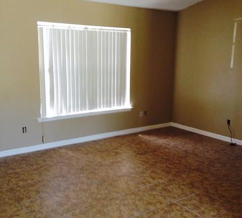 5th image of 2980 Malcolm Dr