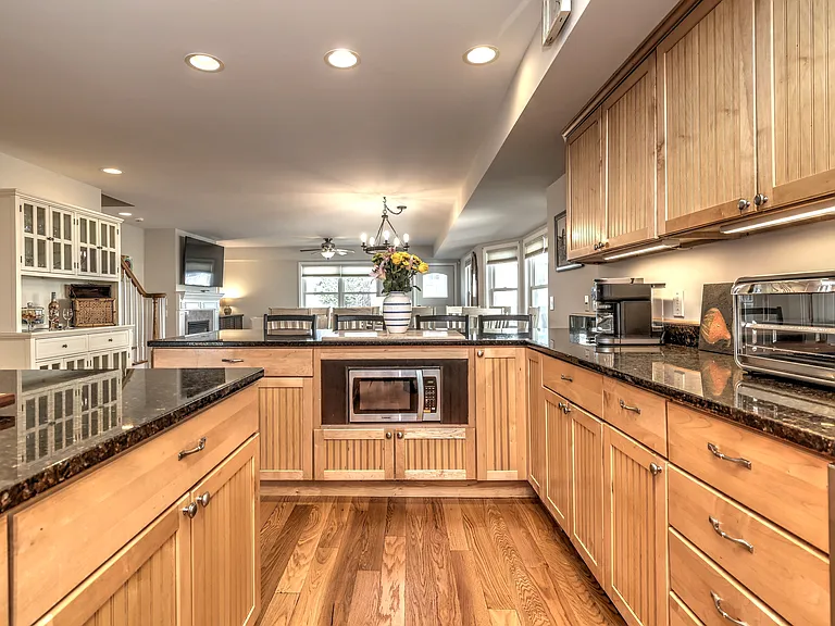 32 Grant St — Photo 33