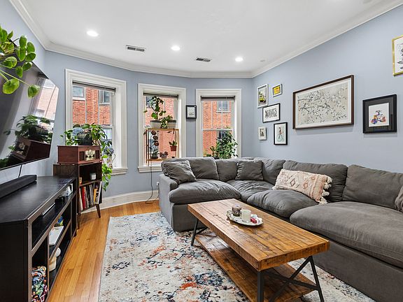 5th image of 1427 W Elmdale Ave APT 2A