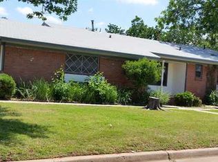 720 Holoway Dr, Midwest City, OK 73110
