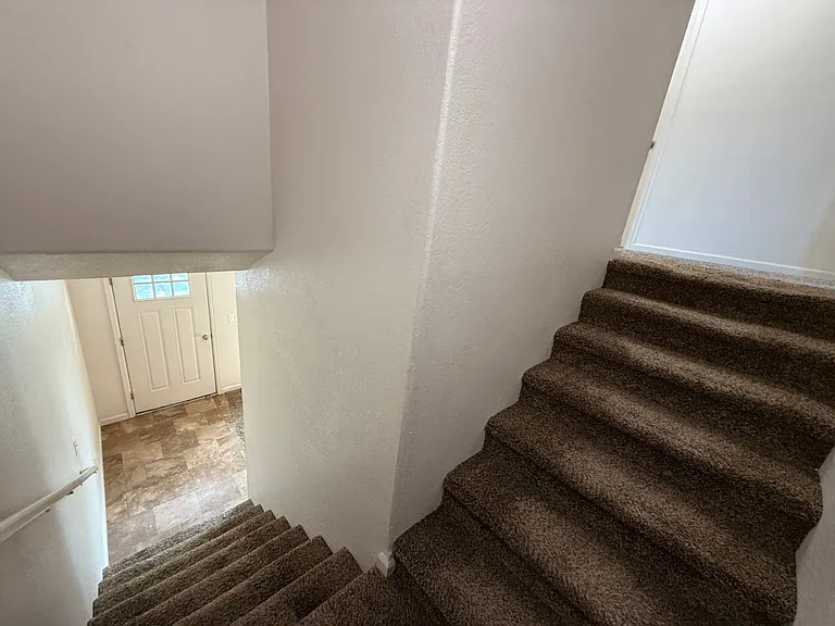 418 W Pershing — Photo 20