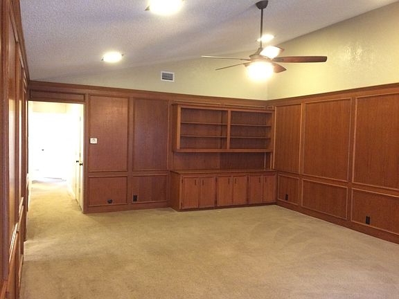 3rd image of 330 Candlewood Pl