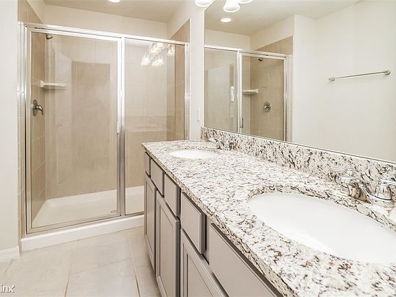 4th image of 1013 Pavia Dr