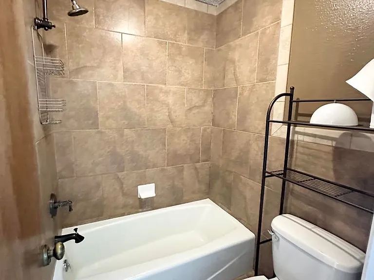 4605 Crenshaw Dr — Photo 11