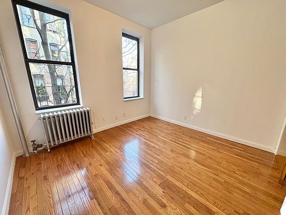 4th image of 35 Carmine St APT 8