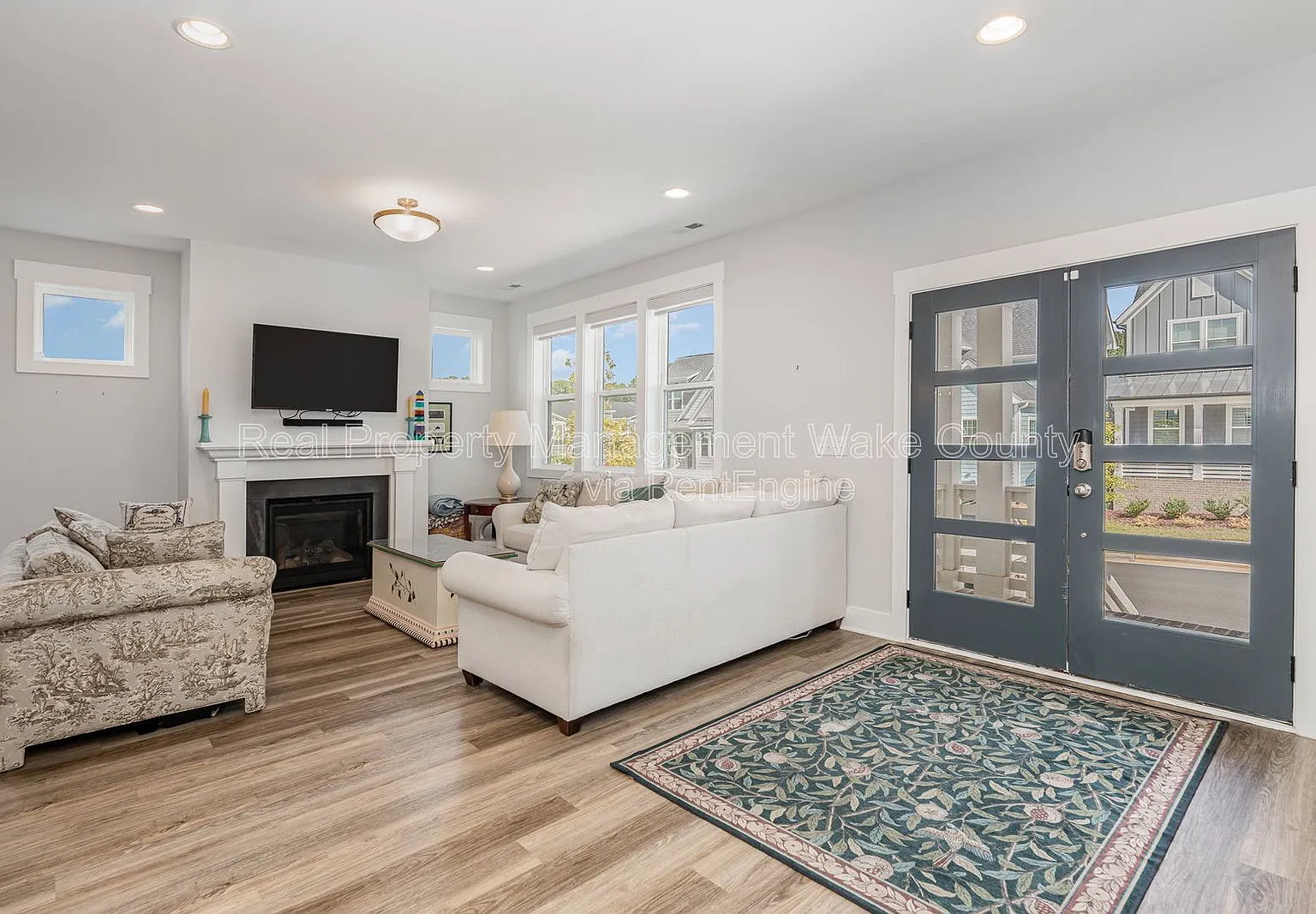 4 bed, 3.0 bath, 2109 sqft, $2,800 — Photo 2