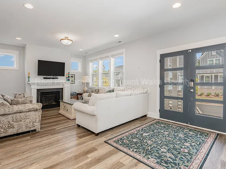 45 Millennium Dr — Photo 2