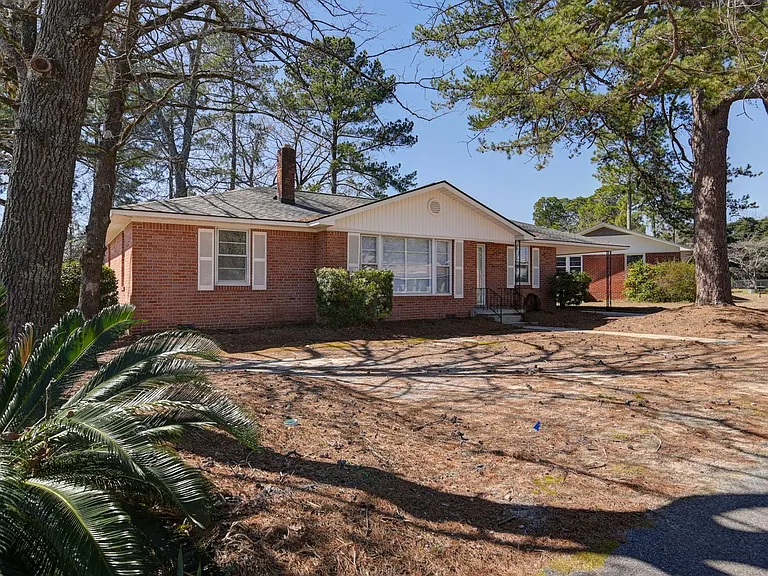 1813 Fairlawn Cir — Photo 37