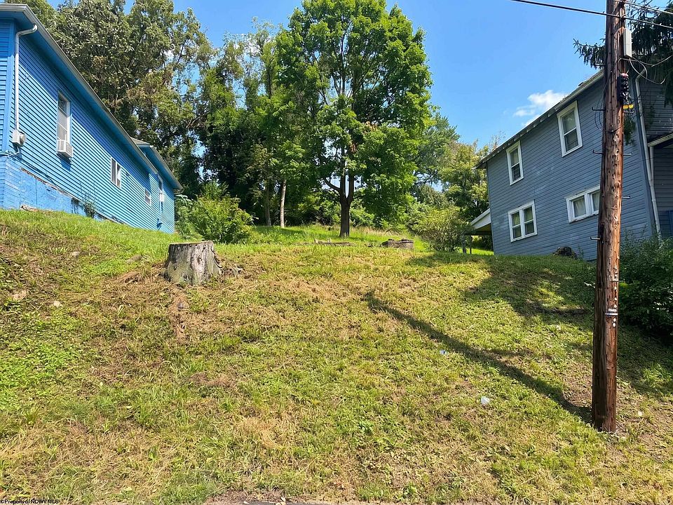 2nd image of 634 Monroe St