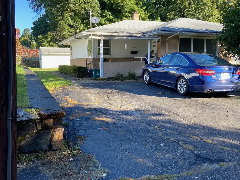 11A Brierway Dr