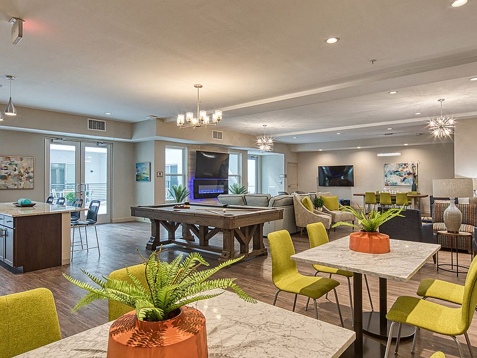 Luxurious Resident Club Room