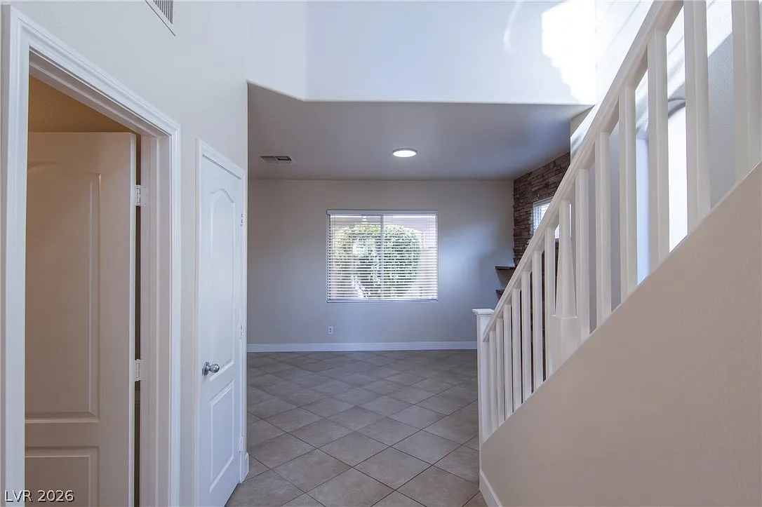 3 bed, 2.5 bath, 1733 sqft, $1,850 — Photo 3