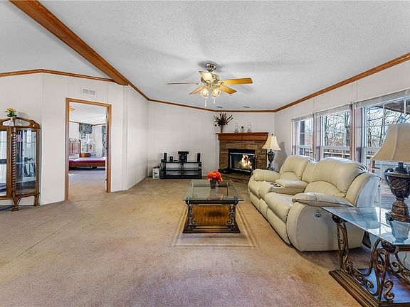 5th image of 33 Skyview Ln