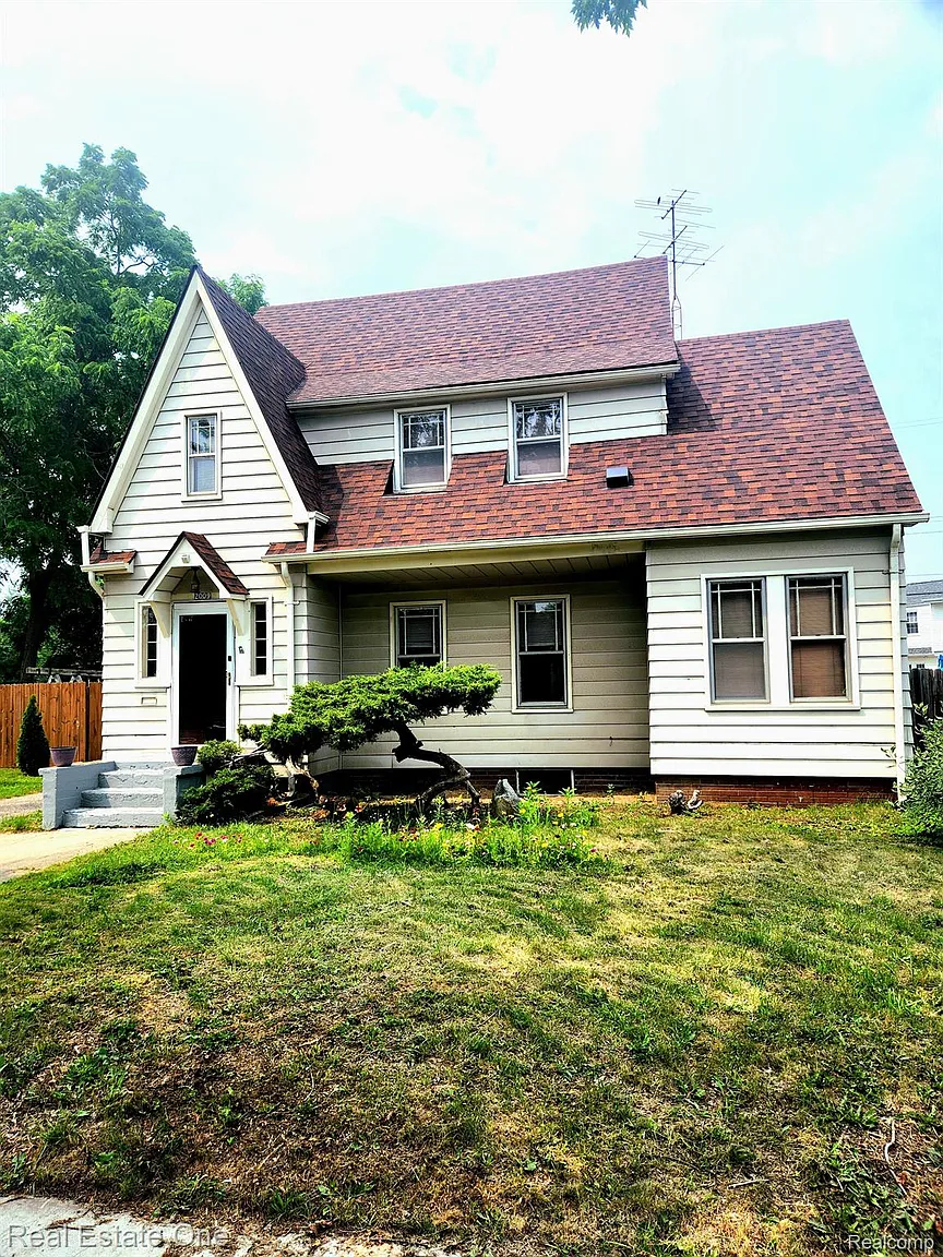 2009 E Court St photo 1