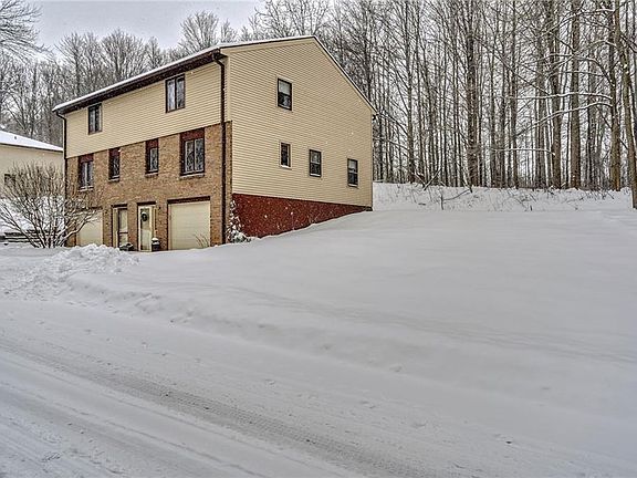 2nd image of 21 Woodridge Trl