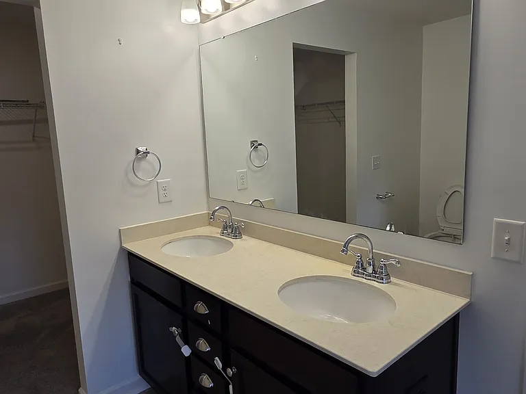 117 Bretan Ct — Photo 4