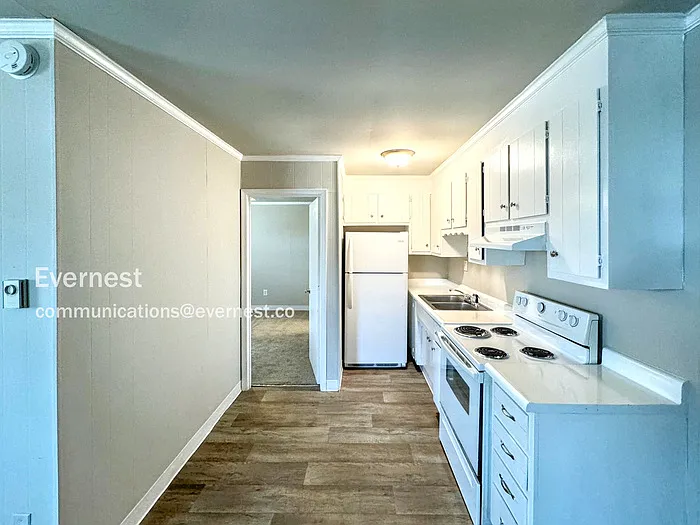 2 bed, 1.0 bath, 575 sqft, $1,020 — Photo 4