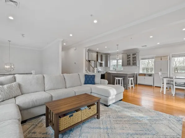 8-10 Ann St, Dorchester, MA 02122
