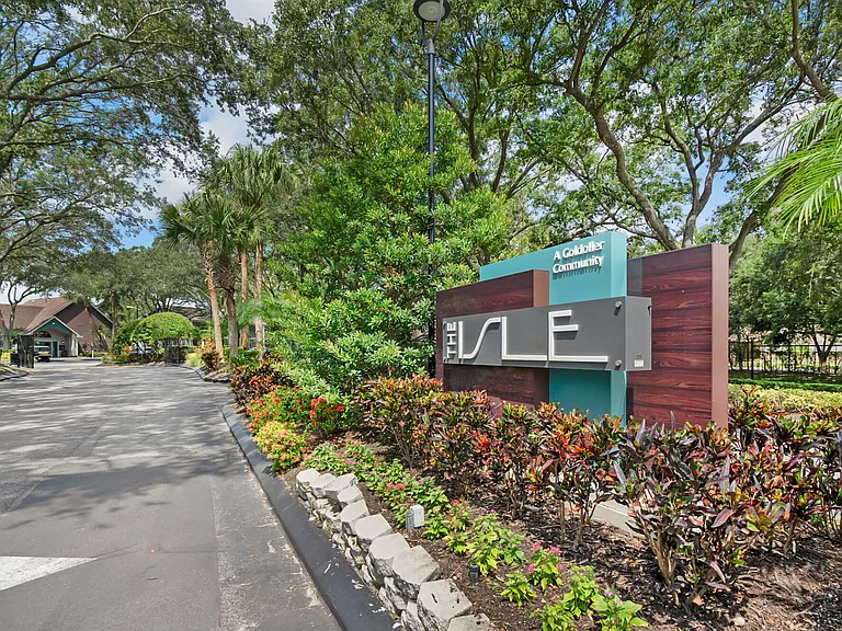 THE ISLE — Photo 30