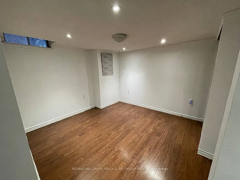 715 Mountview Pl #BASEMENT — Photo 11