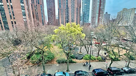 Rented by HOLTON REAL ESTATE INC.