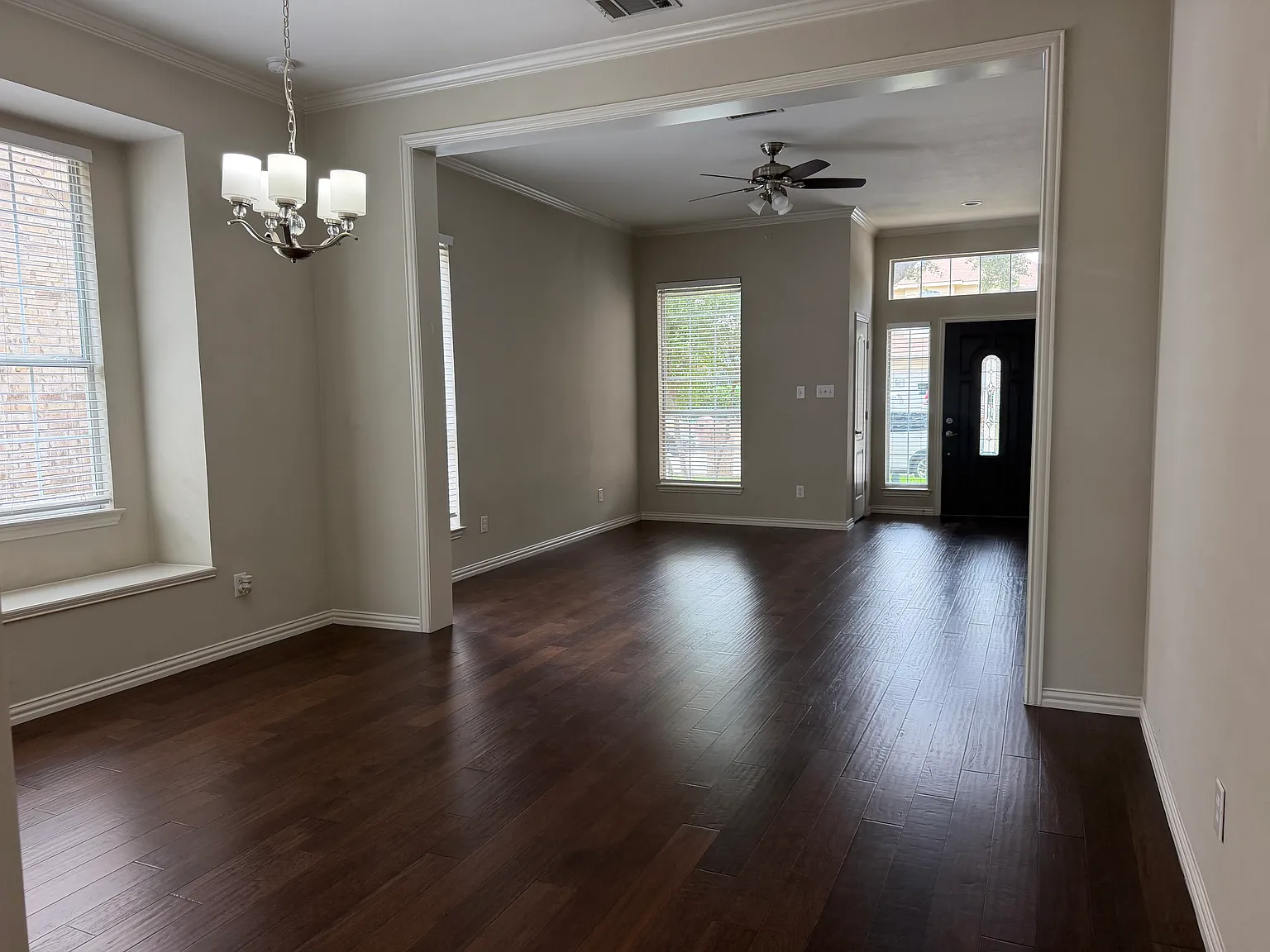 4 bed, 2776 sqft, $3,200 — Photo 4
