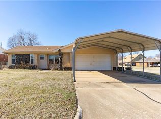 3829 Rosewood Ct, Midwest City, OK 73110