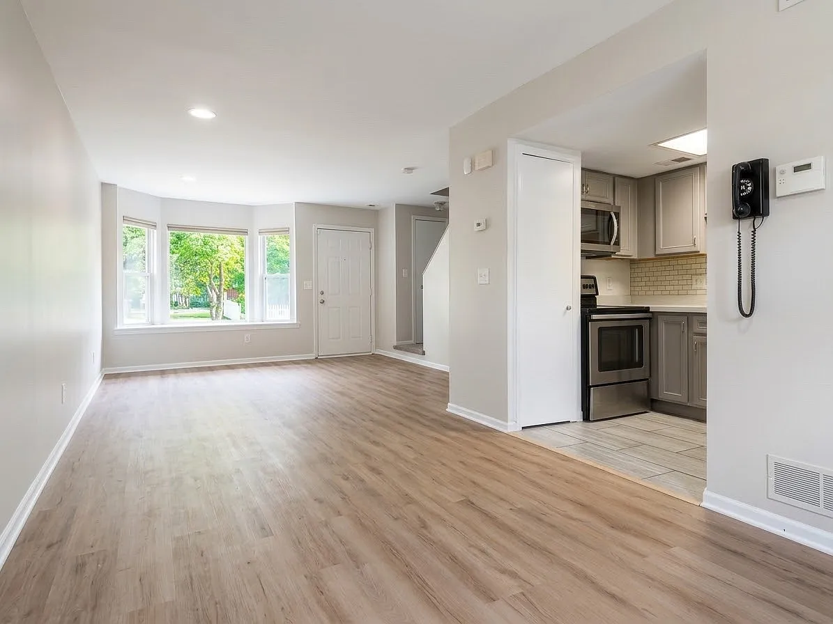 2 bed, 1200 sqft, $1,825 — Photo 3