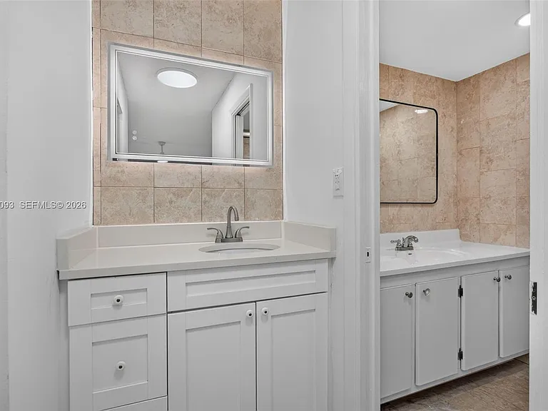 6080 NW 44th St #410 — Photo 13