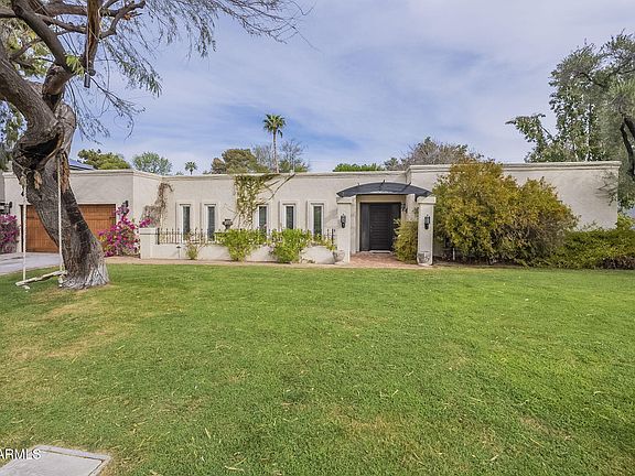 3rd image of 726 W LAS PALMARITAS Drive