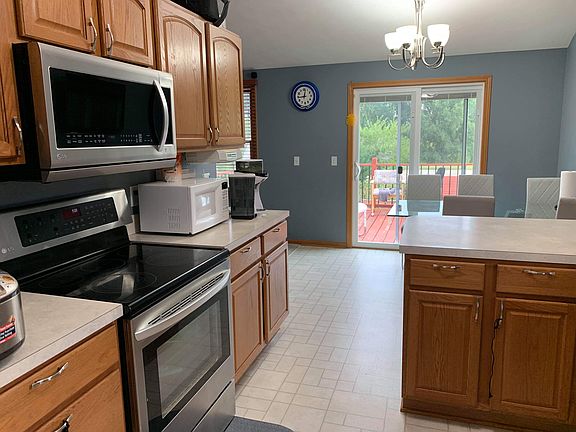 3rd image of 2250 Gunnison Dr