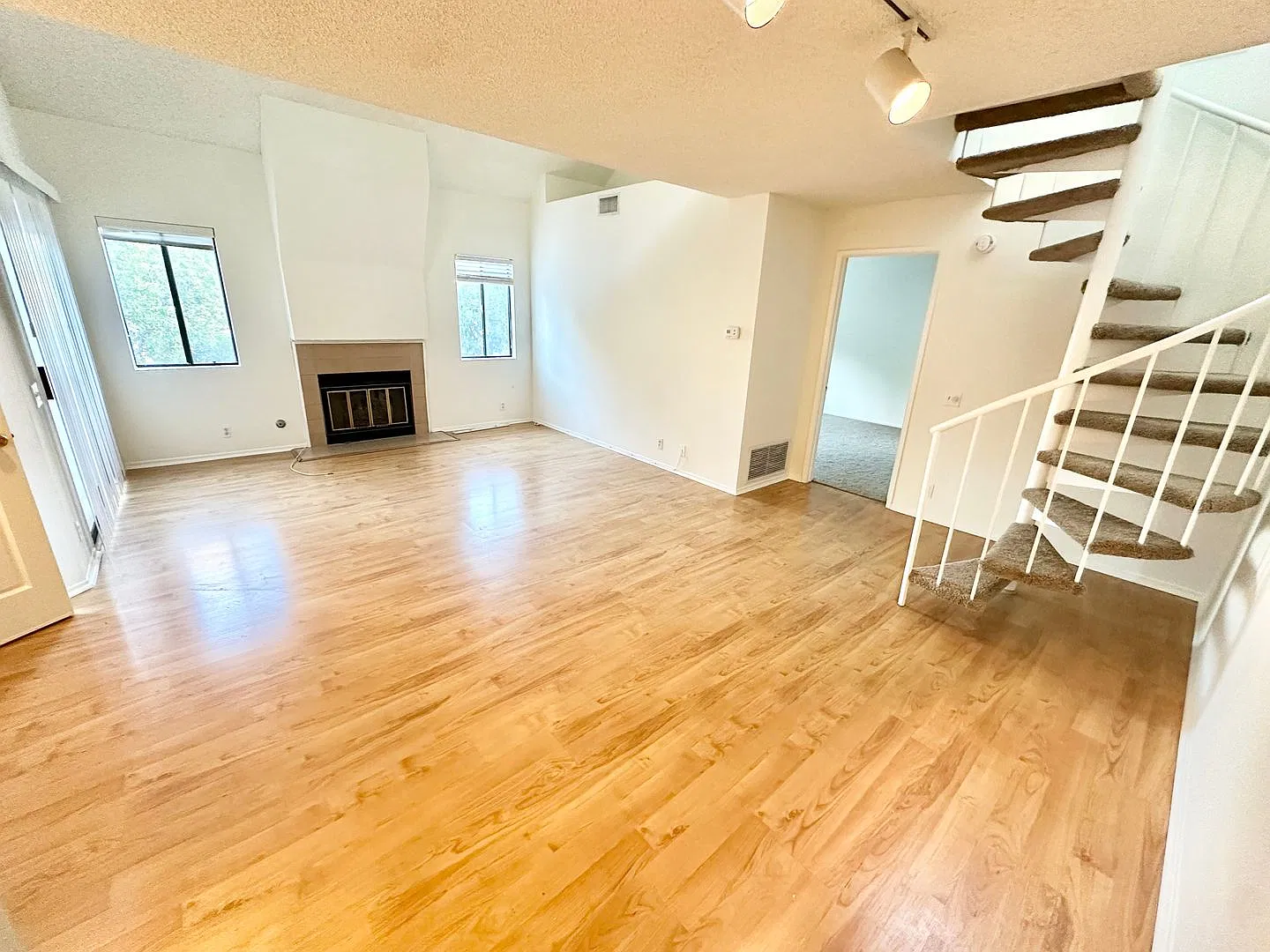 Charming Upper-Level 1-Bedroom with Loft in the Heart of Irvine — Photo 2