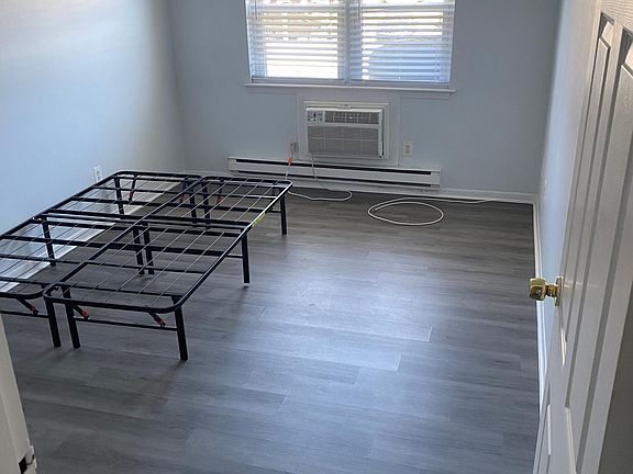 4th image of 321 Shore Dr APT 19