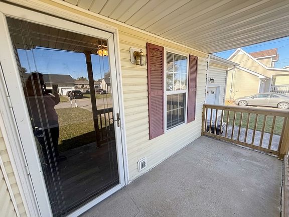 2nd image of 107 Gleaves Ln