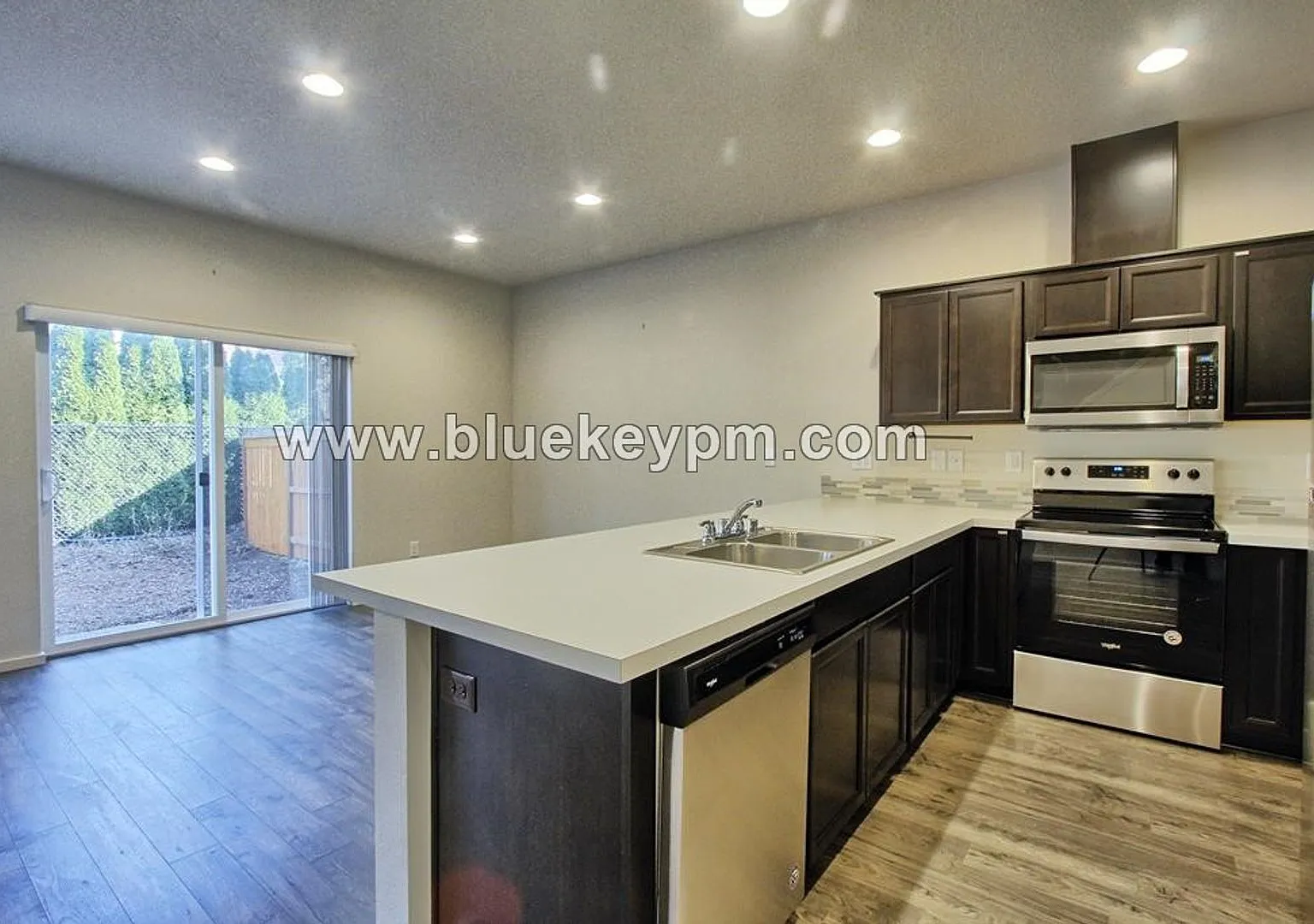 3 Bed, 2.5 Baths Home in East Vancouver at NE 18th Street / NE 112th Ave. — Photo 3