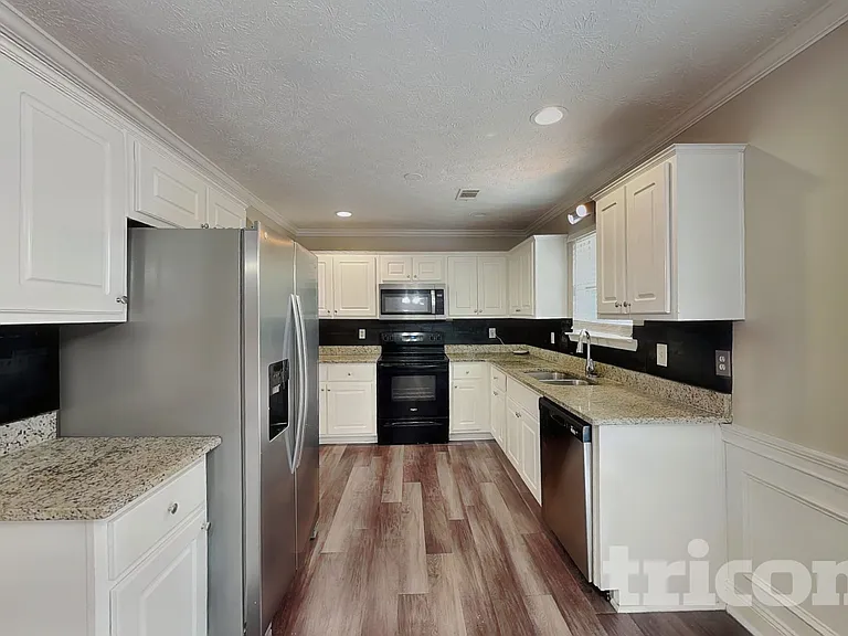 564 Brewer Dr — Photo 6