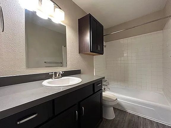 5th image of 1819 Cherry Stone St APT A