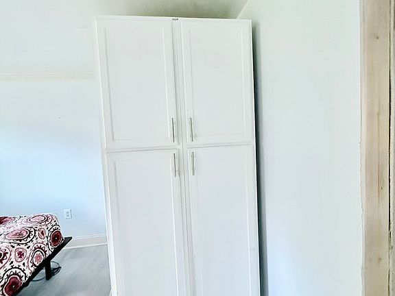 3rd image of 94 Overbrook Cir #1