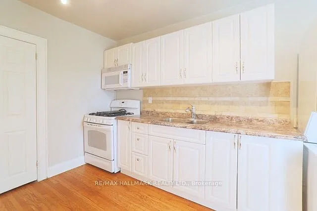 1481 Queen St E #UPPER — Photo 7